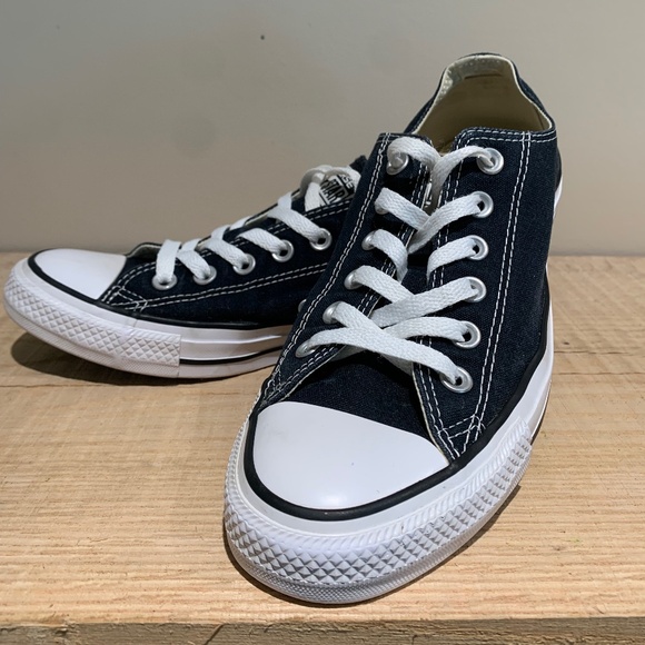 Converse Chuck Taylor All Star Low Top Black Sneakers SZ women 8.5 mens 6.5 - Picture 2 of 7